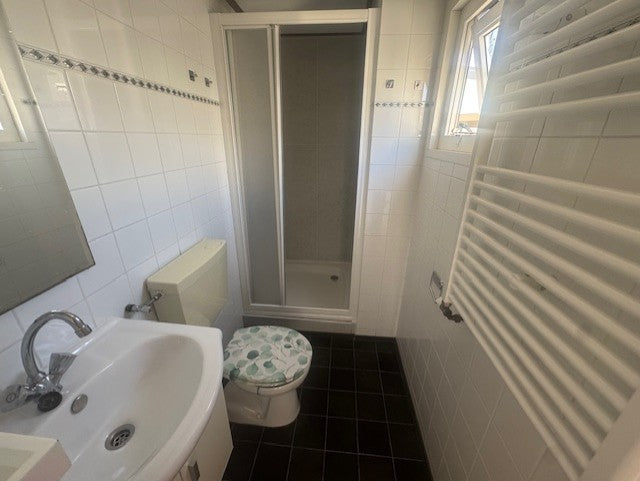 Ruime kunststof woning met 3 slaapkamers,cv en dubbelglas Gereserveerd!