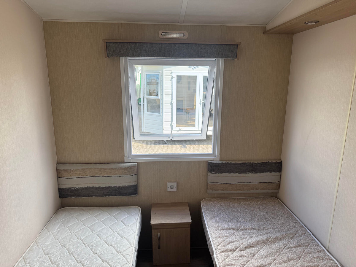 Kunststof woning met 2 slaapkamers en dubbelglas VERKOCHT!