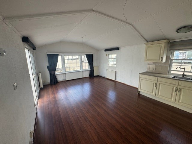 Ruime woning met 1 slaapkamer dubbelglas en cv