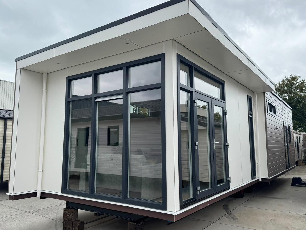 Nieuwe onderhoudsarme woning 12.60 x 4.30 zeer ruime woning.