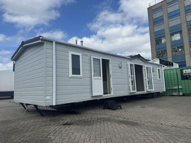 Mooie kunststof woning met midden woonkamer VERKOCHT!
