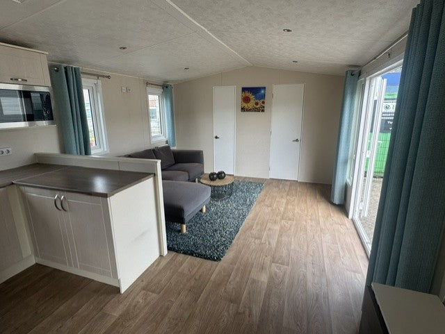 Mooie kunststof woning met midden woonkamer VERKOCHT!